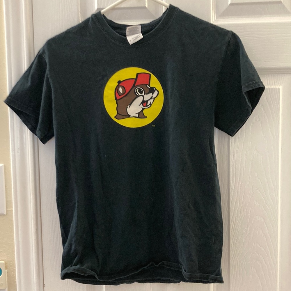 🌞 5 for $25. Buc-ees t-shirt. Women’s size small. Short sleeves. Black. GUC.